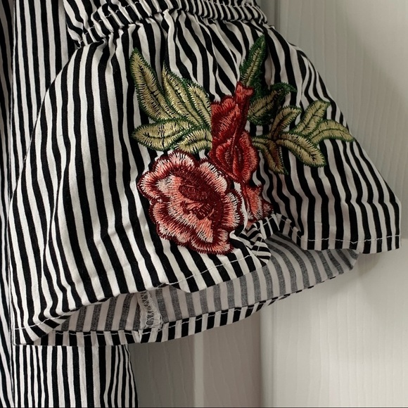 Ambiance Shoulder Stripe Floral Top - Picture 7 of 8